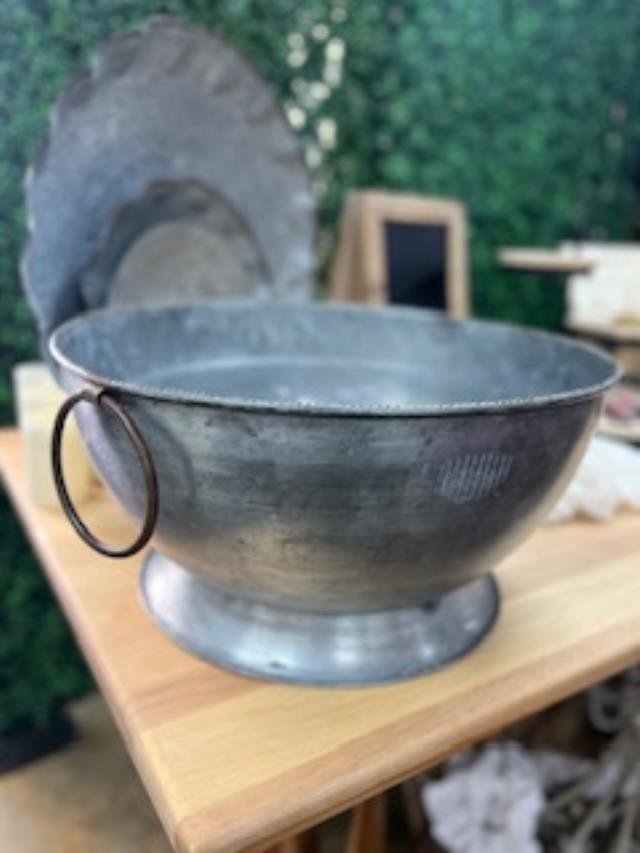 Where to rent BOWL, PUNCH PEWTER 5G HANDLES in White Oak TX